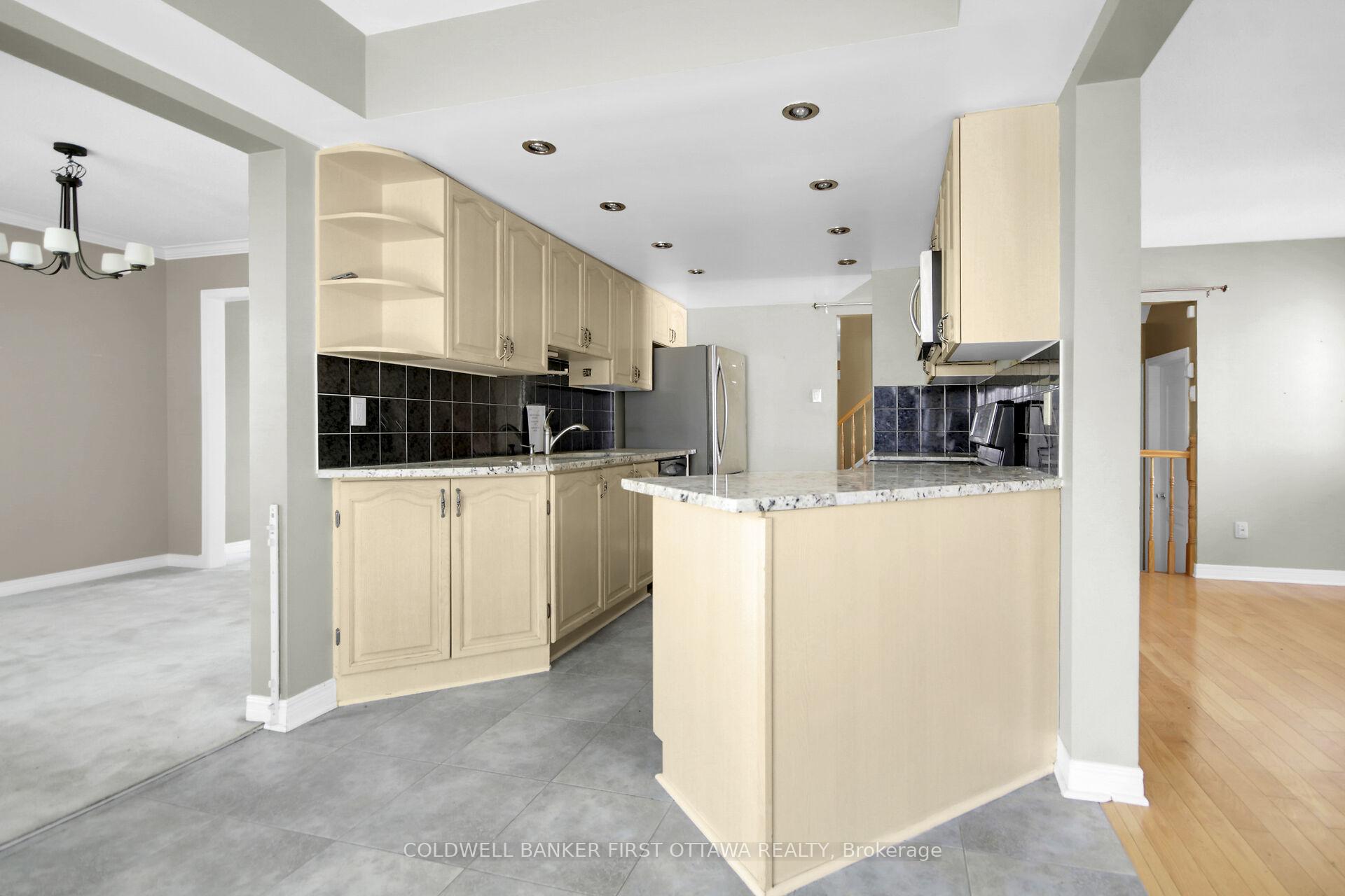 Photo 10 of 59 Rowe Drive, Ottawa, Kanata - Katimavik — HOMEH