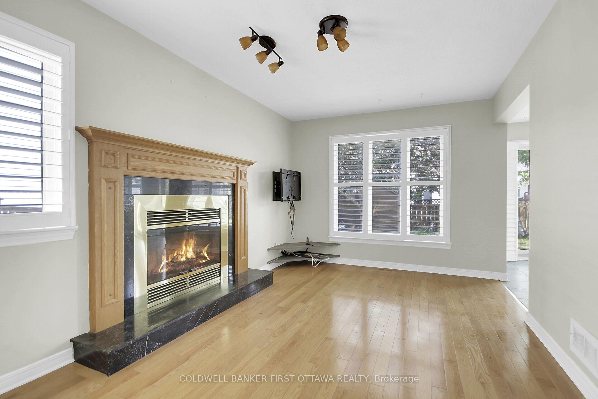 Photo 14 of 59 Rowe Drive, Ottawa, Kanata - Katimavik — HOMEH