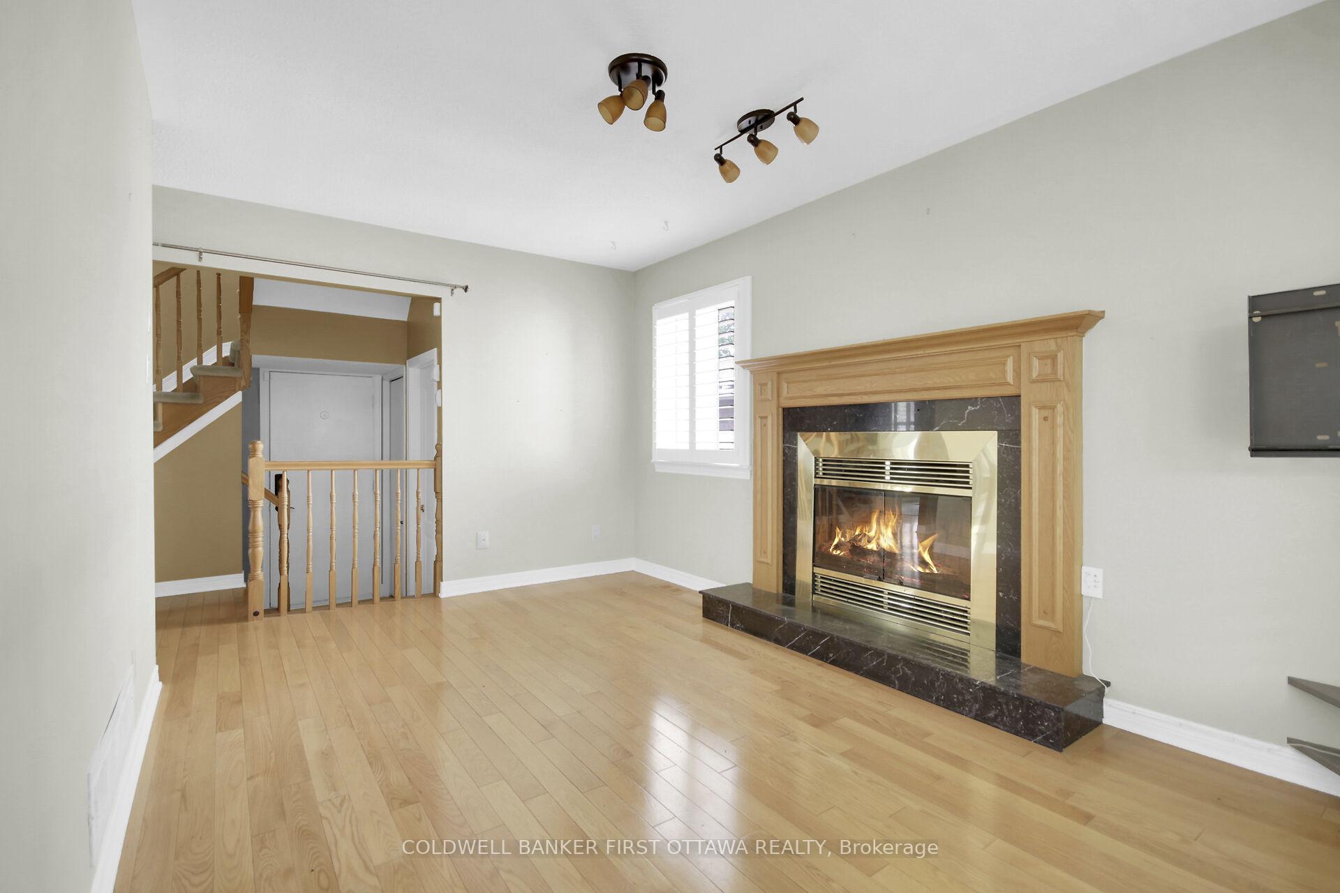 Photo 15 of 59 Rowe Drive, Ottawa, Kanata - Katimavik — HOMEH