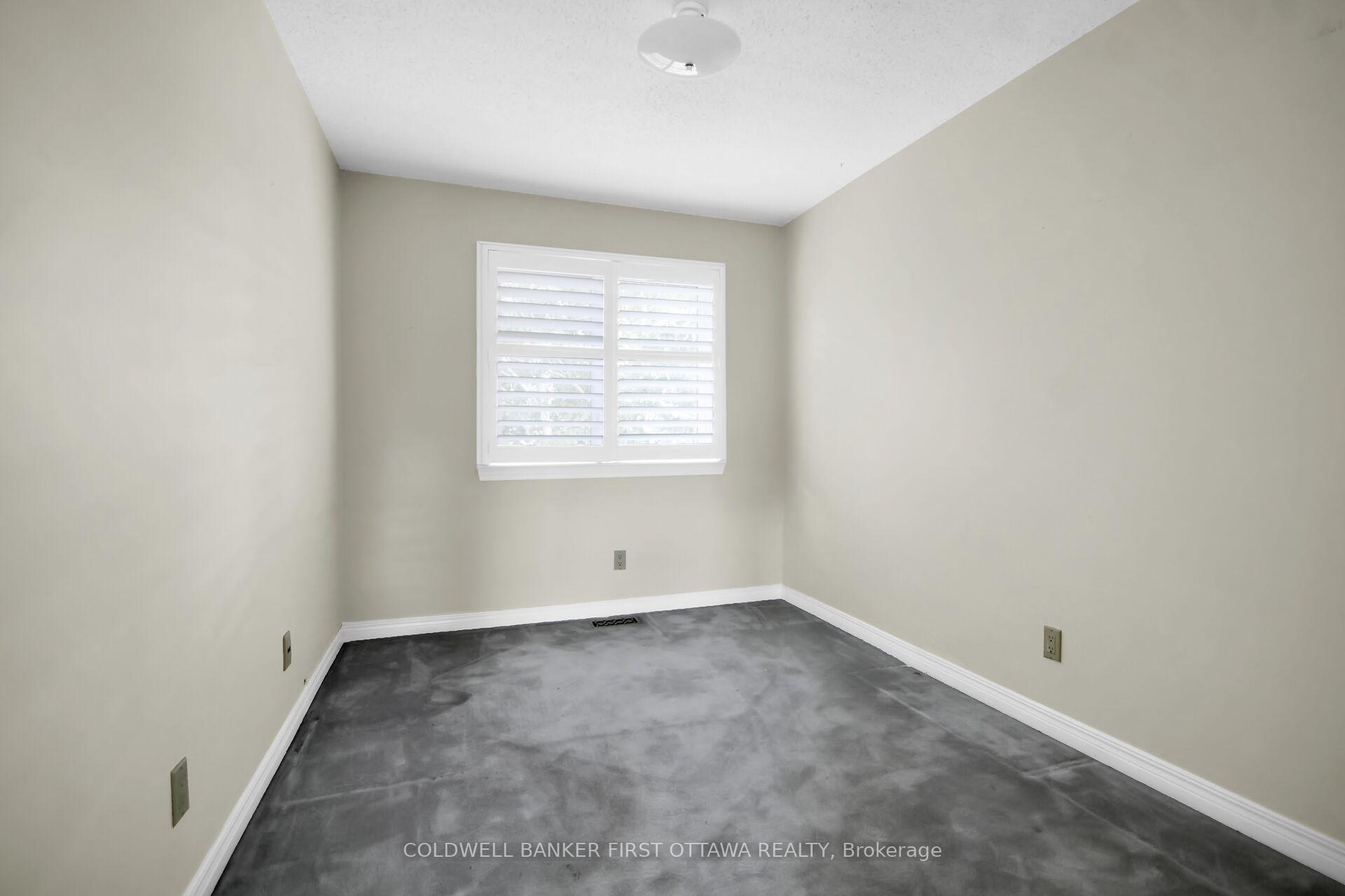 Photo 25 of 59 Rowe Drive, Ottawa, Kanata - Katimavik — HOMEH
