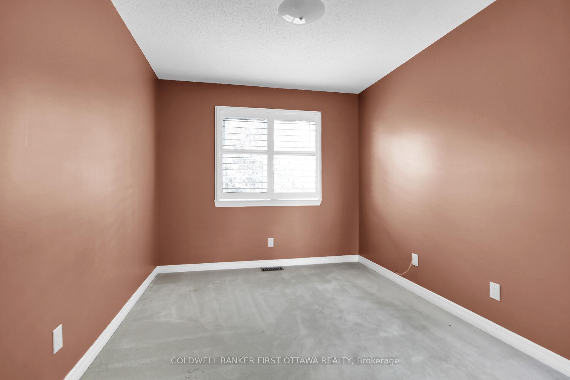 Photo 28 of 59 Rowe Drive, Ottawa, Kanata - Katimavik — HOMEH