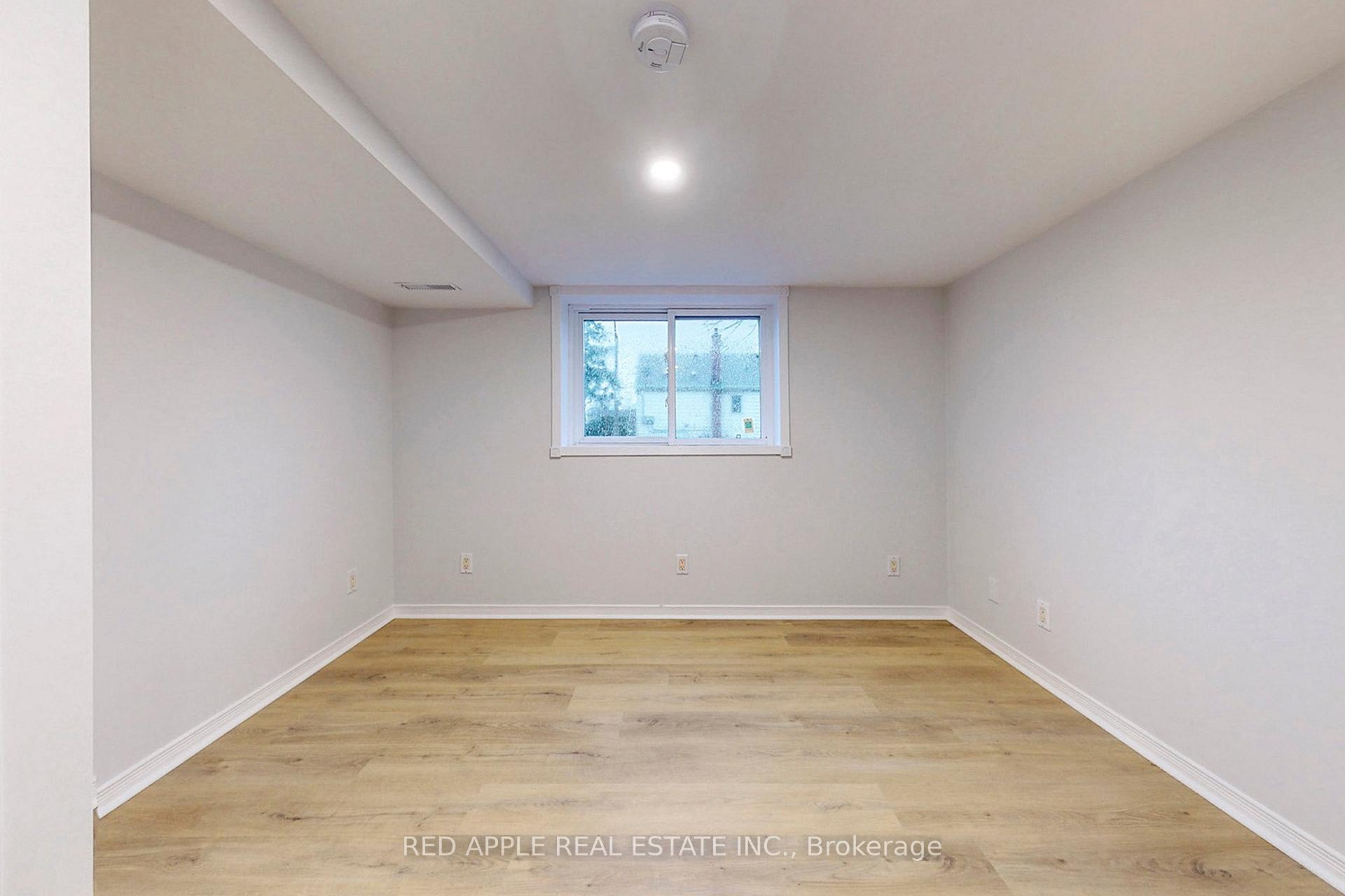 Photo 17 of Unit Lower Level, 76 West 1st Street, Hamilton, Bonnington — HOMEH