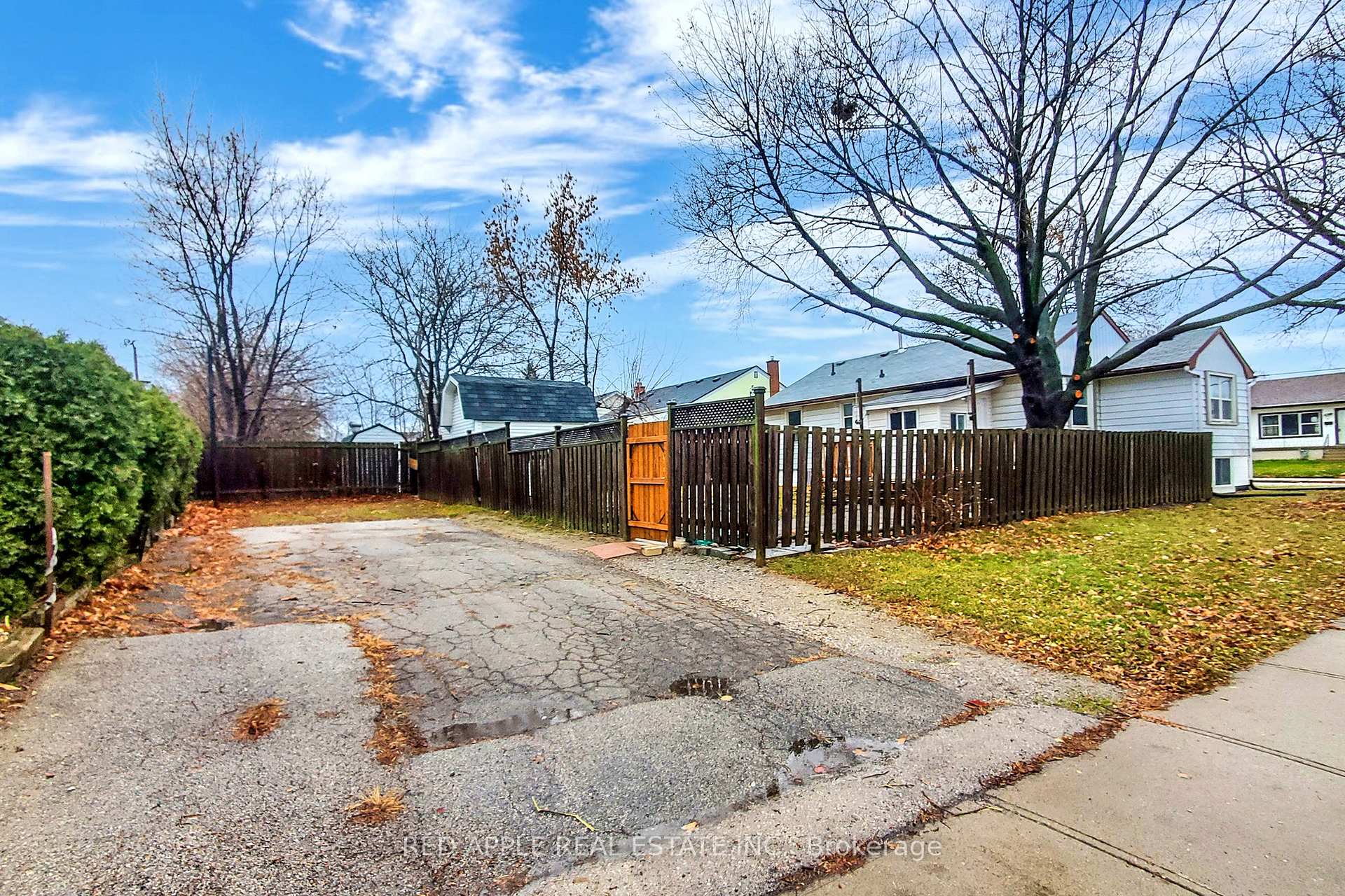 Photo 24 of Unit Lower Level, 76 West 1st Street, Hamilton, Bonnington — HOMEH