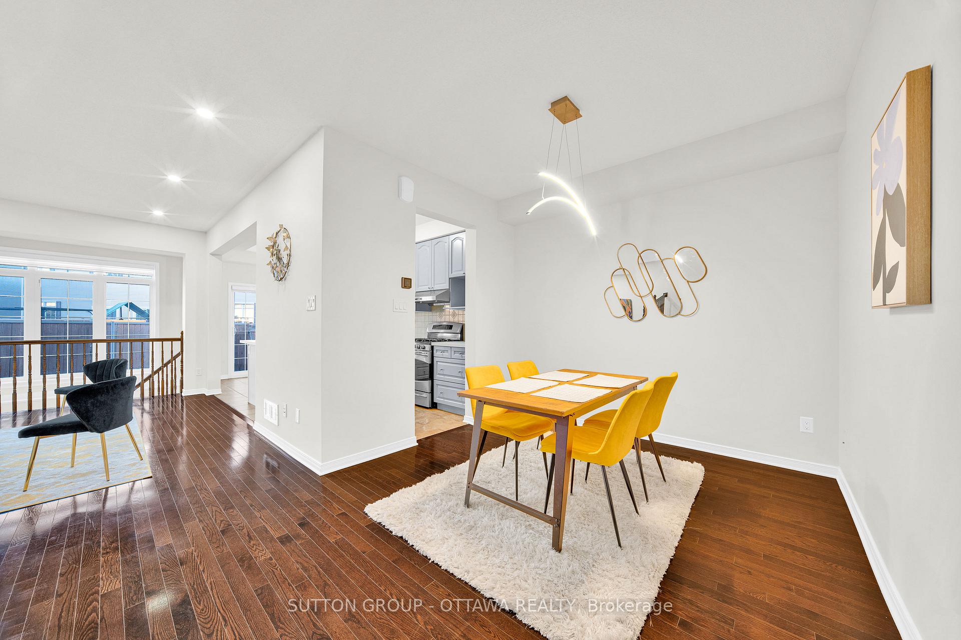 Photo 2 of 747 Oakglade Avenue, Ottawa, Kanata - Emerald Meadows/Trailwest — HOMEH