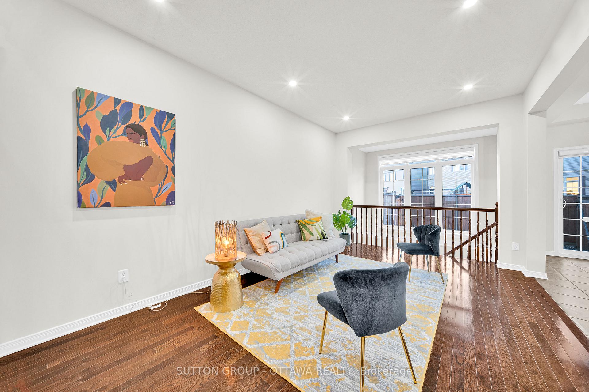 Photo 4 of 747 Oakglade Avenue, Ottawa, Kanata - Emerald Meadows/Trailwest — HOMEH