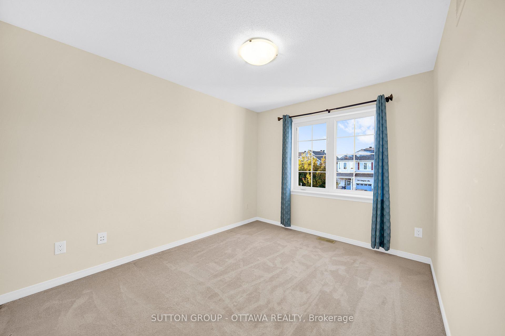 Photo 22 of 747 Oakglade Avenue, Ottawa, Kanata - Emerald Meadows/Trailwest — HOMEH