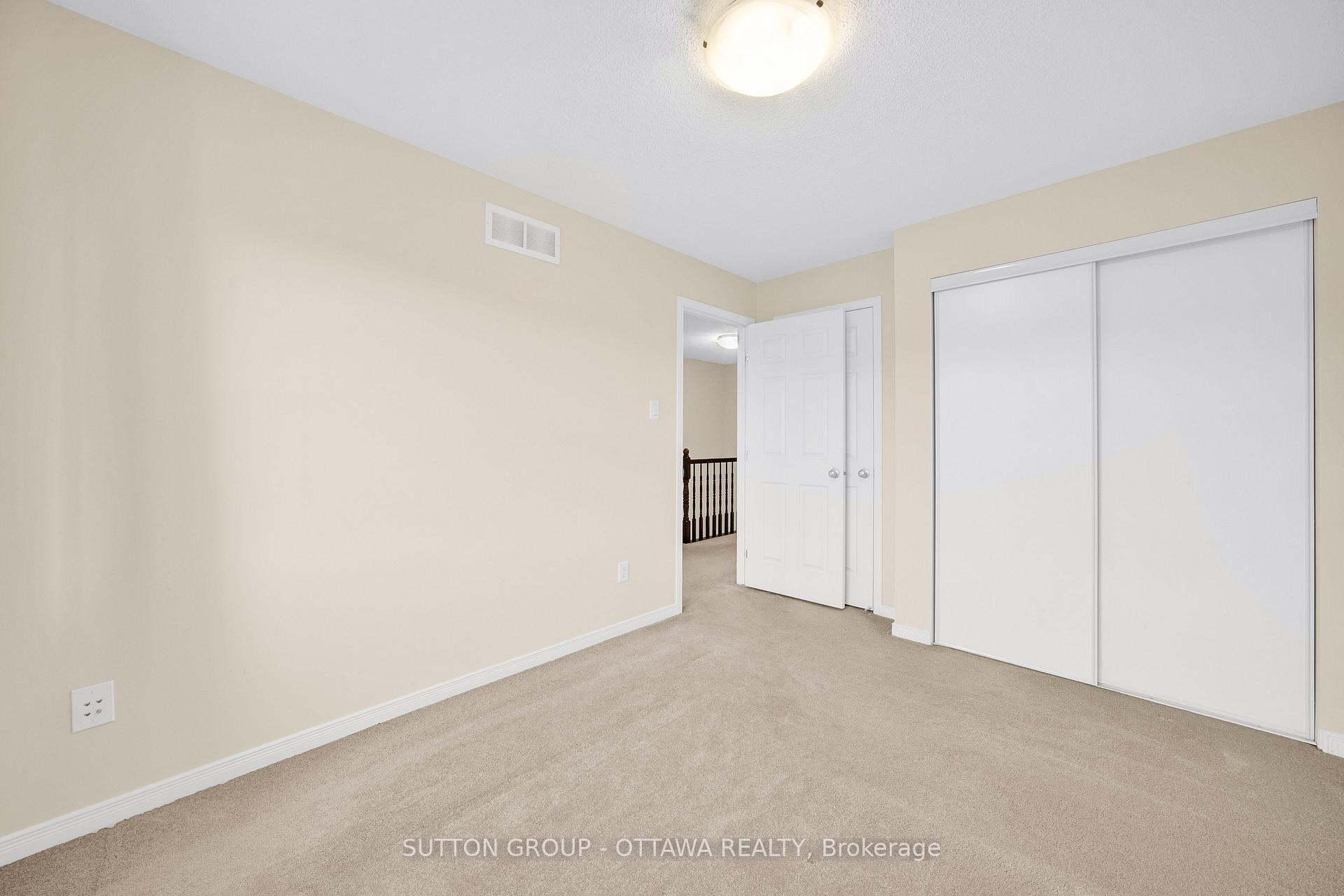 Photo 23 of 747 Oakglade Avenue, Ottawa, Kanata - Emerald Meadows/Trailwest — HOMEH