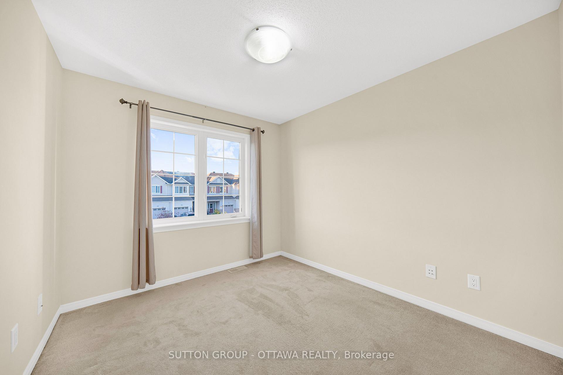 Photo 24 of 747 Oakglade Avenue, Ottawa, Kanata - Emerald Meadows/Trailwest — HOMEH