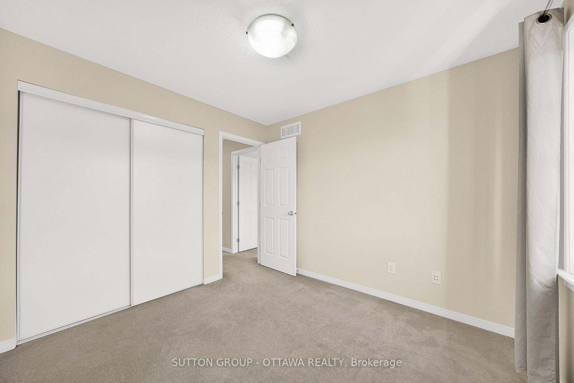 Photo 25 of 747 Oakglade Avenue, Ottawa, Kanata - Emerald Meadows/Trailwest — HOMEH