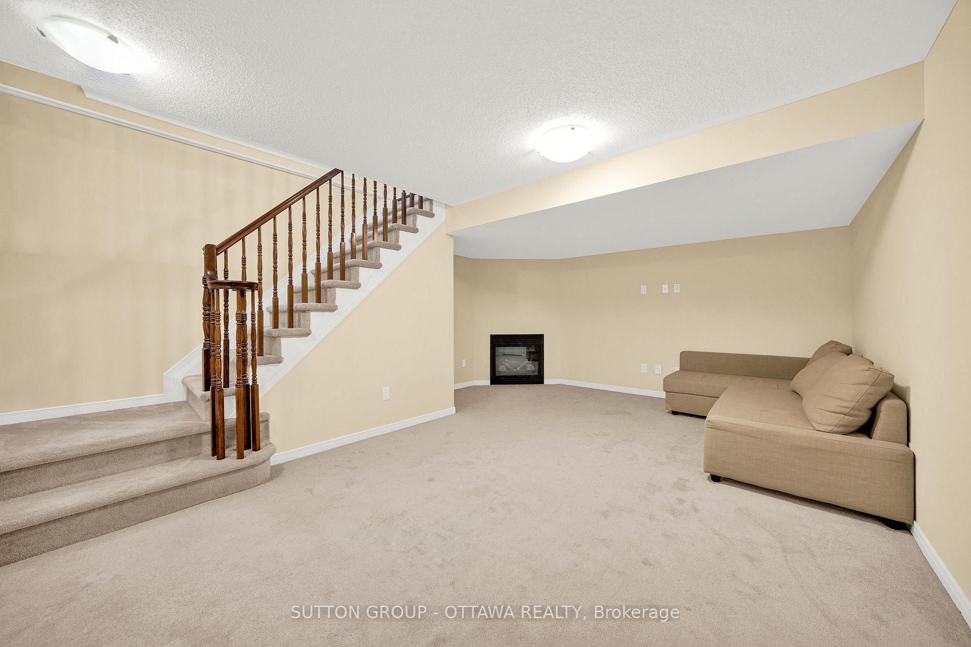 Photo 27 of 747 Oakglade Avenue, Ottawa, Kanata - Emerald Meadows/Trailwest — HOMEH