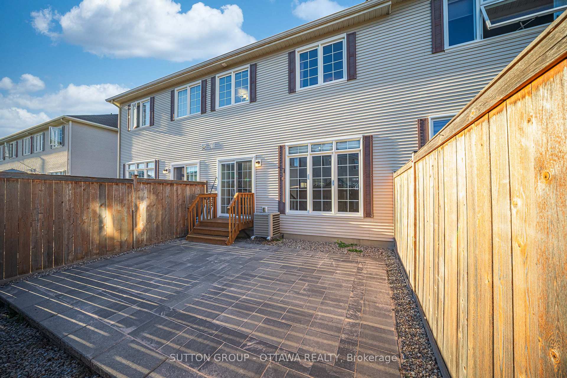 Photo 33 of 747 Oakglade Avenue, Ottawa, Kanata - Emerald Meadows/Trailwest — HOMEH