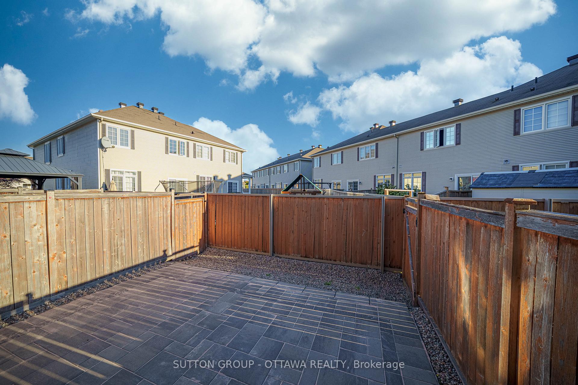 Photo 34 of 747 Oakglade Avenue, Ottawa, Kanata - Emerald Meadows/Trailwest — HOMEH