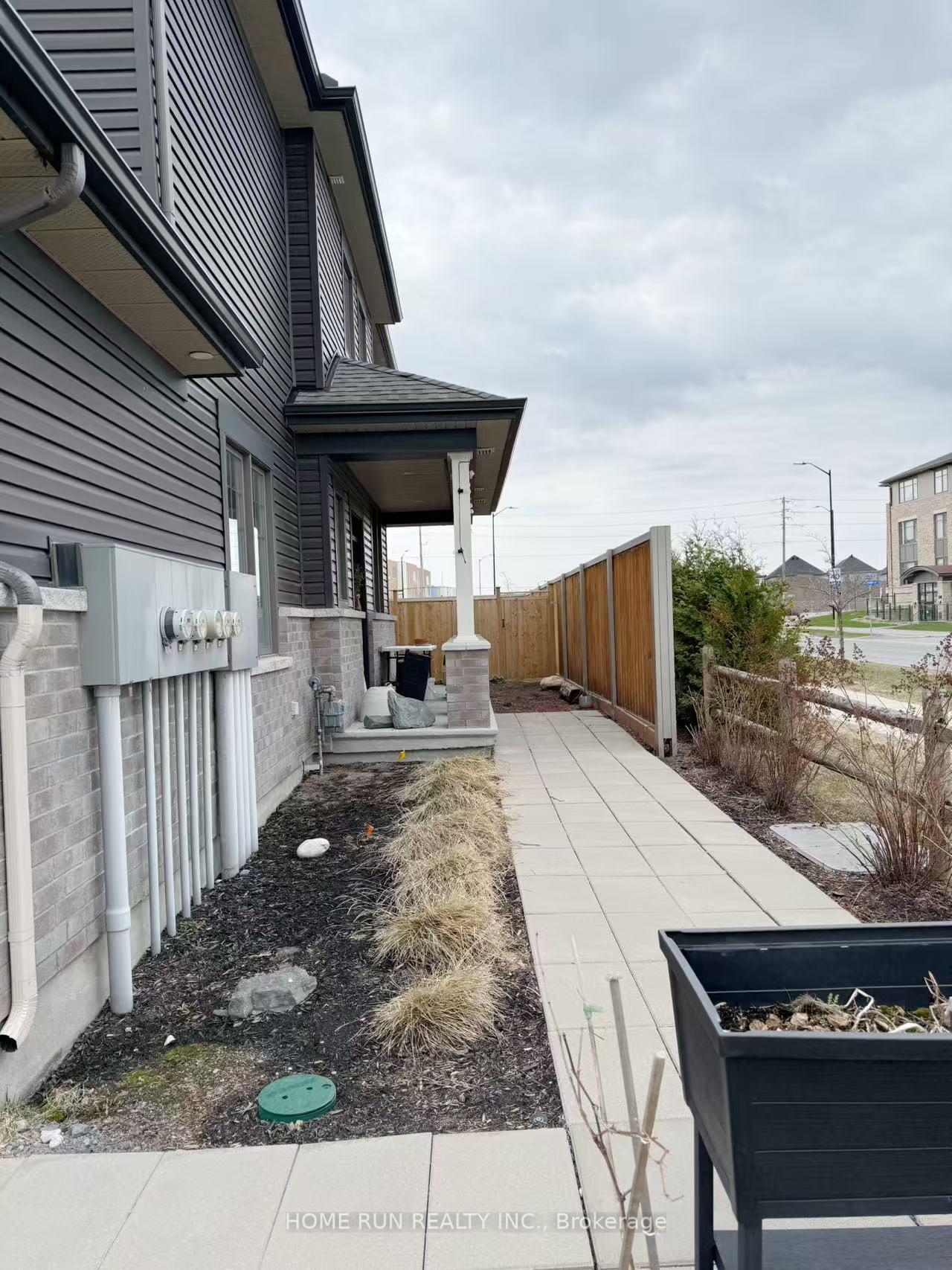Photo 2 of 229E Shinny Avenue, Ottawa, Kanata - Emerald Meadows/Trailwest — HOMEH