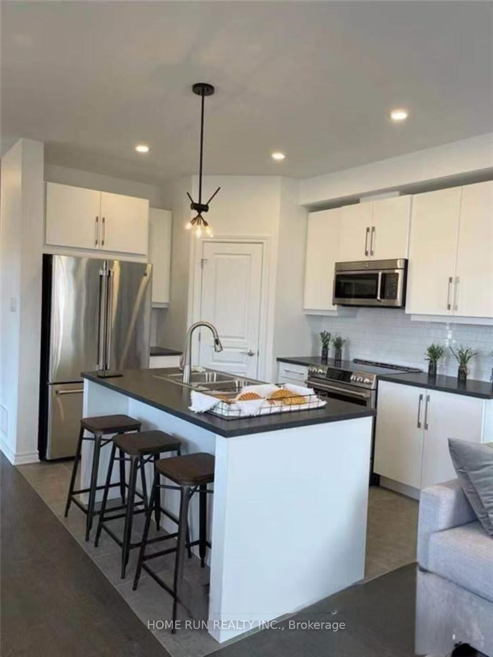 Photo 3 of 229E Shinny Avenue, Ottawa, Kanata - Emerald Meadows/Trailwest — HOMEH