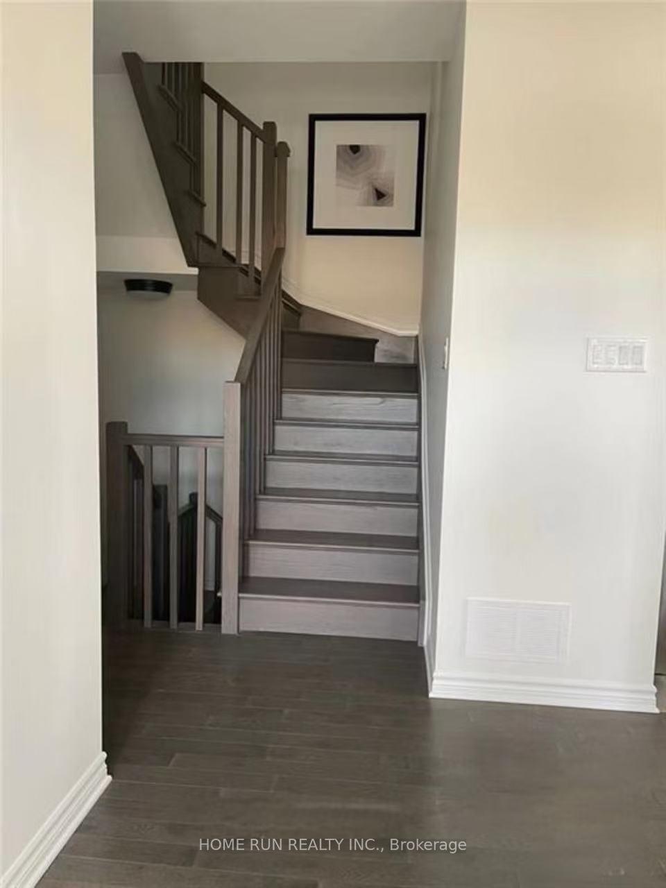 Photo 5 of 229E Shinny Avenue, Ottawa, Kanata - Emerald Meadows/Trailwest — HOMEH