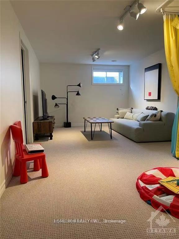 Photo 9 of 229E Shinny Avenue, Ottawa, Kanata - Emerald Meadows/Trailwest — HOMEH