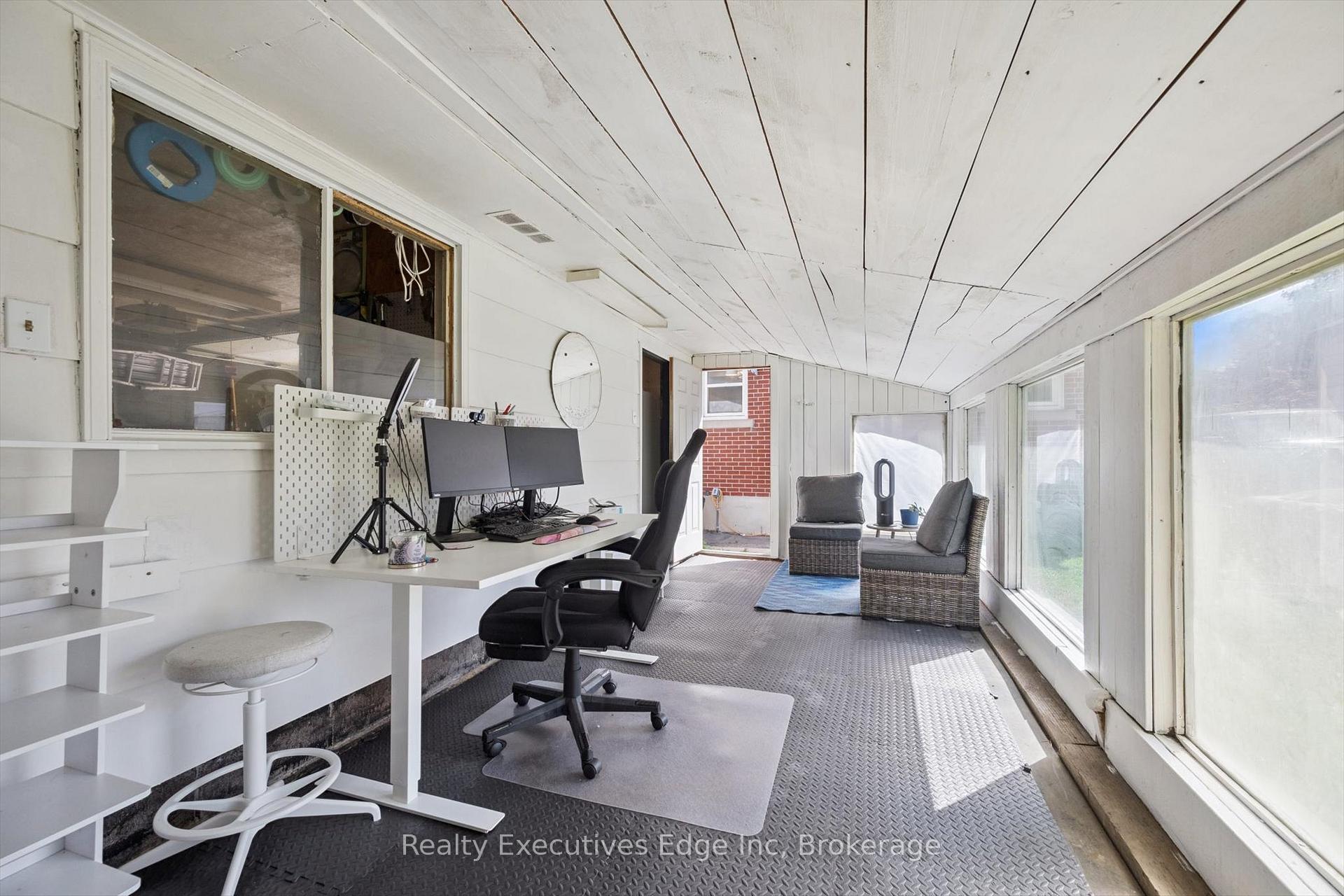 Photo 2 of 319 Clifton Road, Kitchener — HOMEH