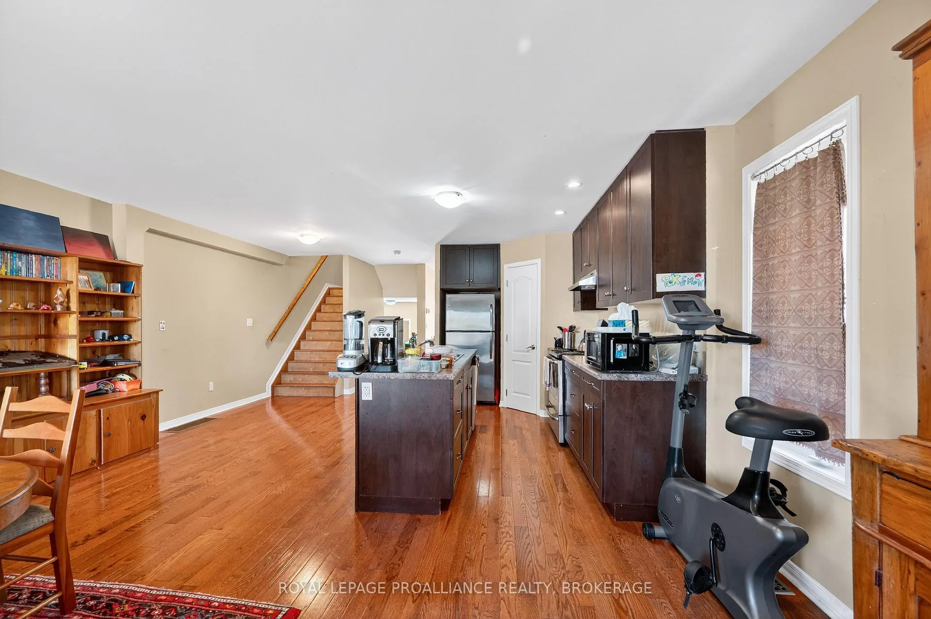 Photo 8 of 23 Charles Street, Kingston, East of Sir John A. Blvd — HOMEH