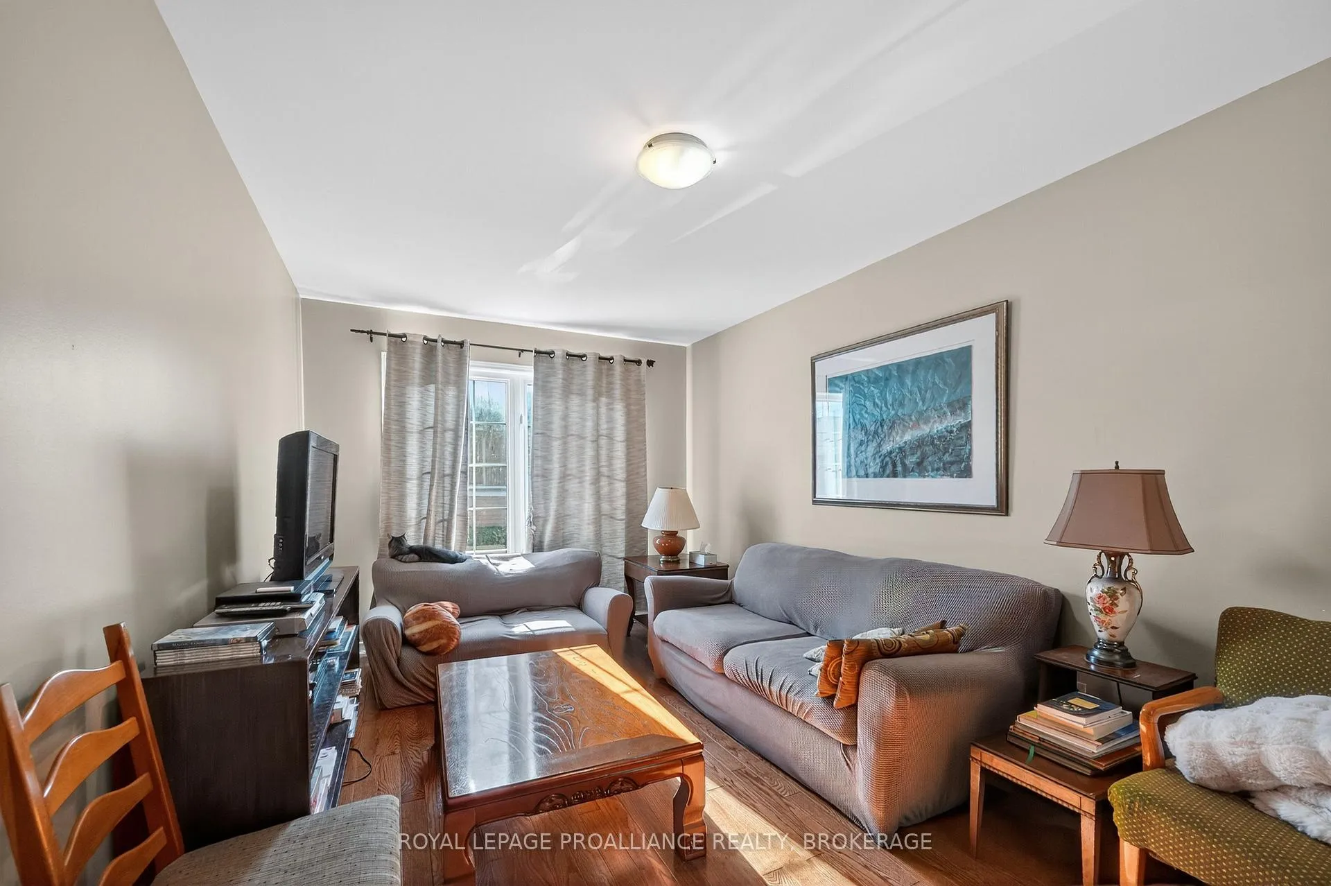 Photo 11 of 23 Charles Street, Kingston, East of Sir John A. Blvd — HOMEH