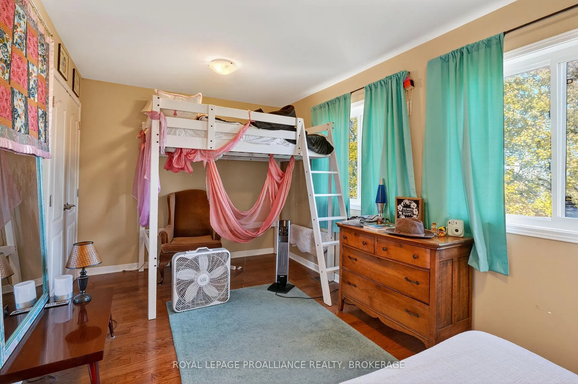 Photo 23 of 23 Charles Street, Kingston, East of Sir John A. Blvd — HOMEH