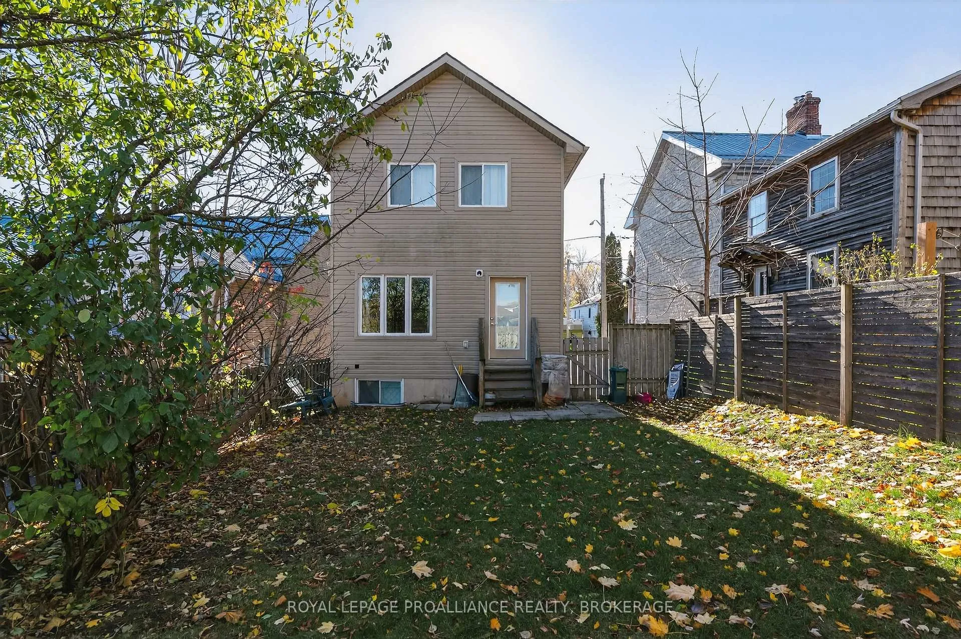 Photo 32 of 23 Charles Street, Kingston, East of Sir John A. Blvd — HOMEH