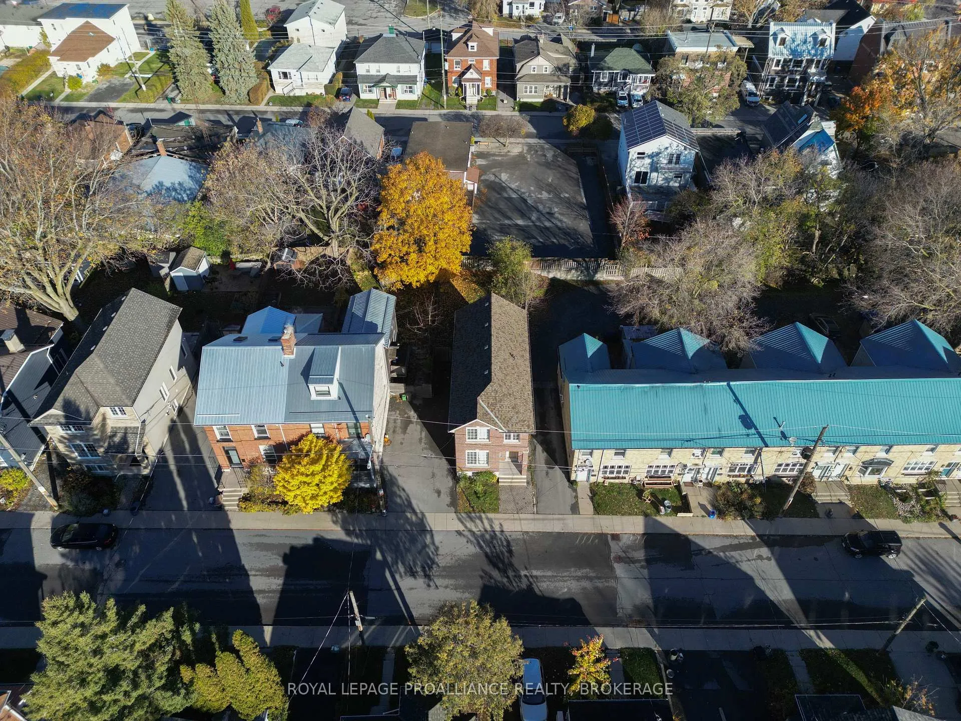 Photo 33 of 23 Charles Street, Kingston, East of Sir John A. Blvd — HOMEH
