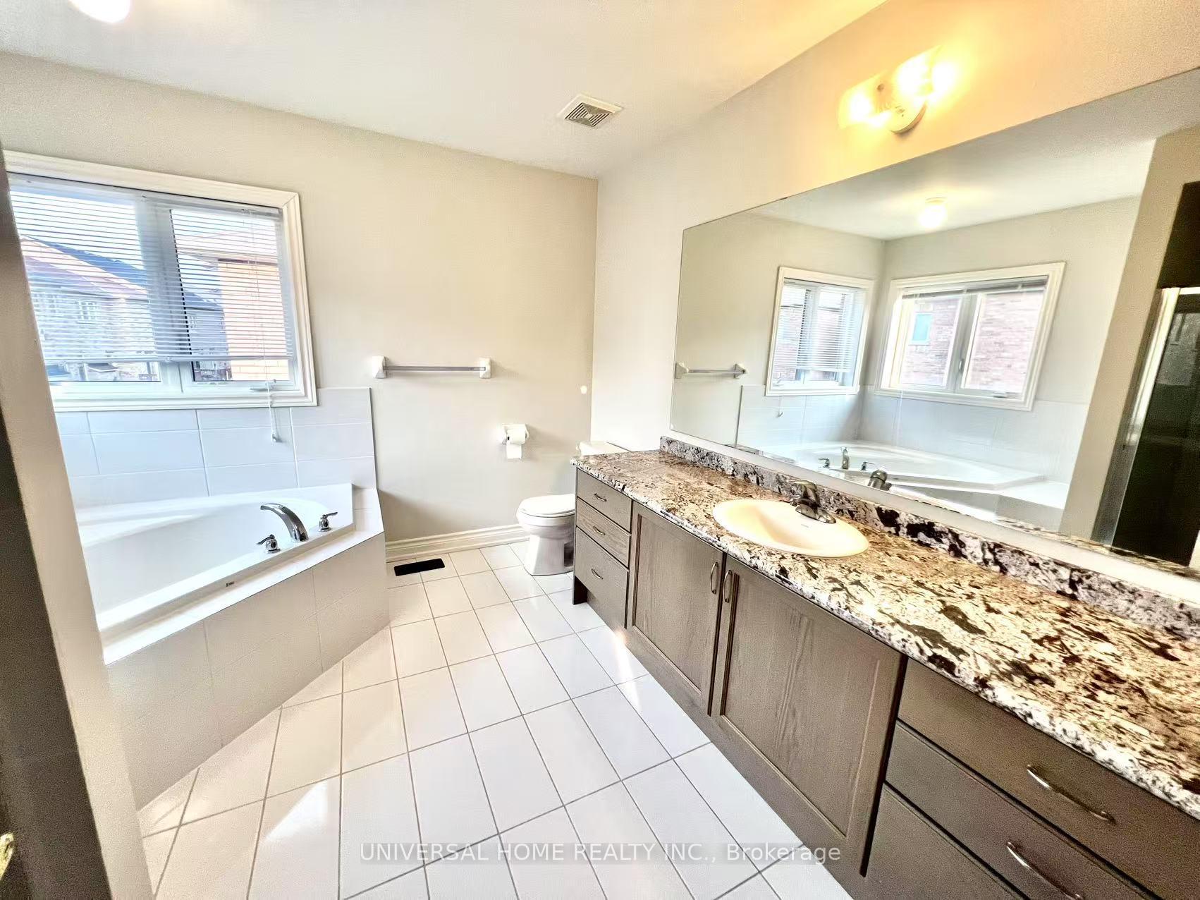 Photo 10 of 88 Hua Du Avenue, Markham, Berczy — HOMEH