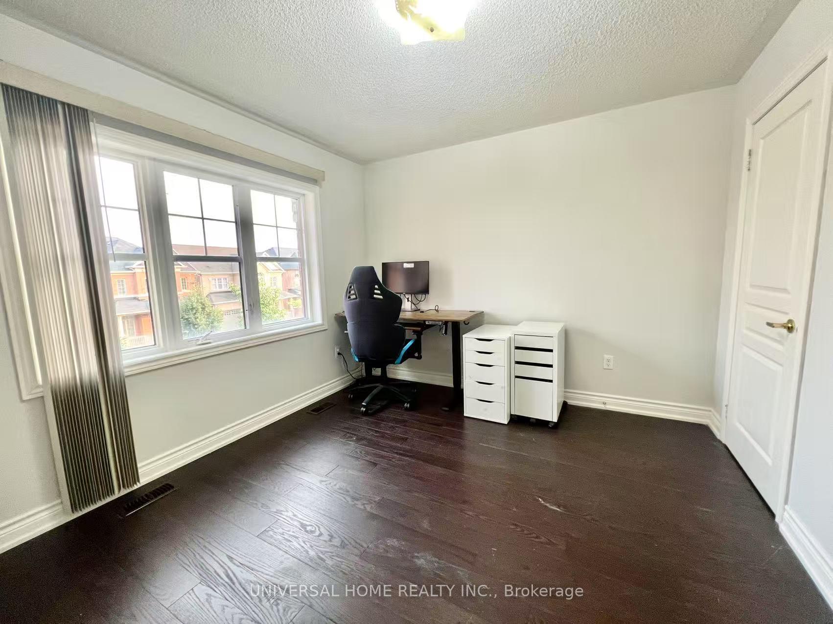 Photo 12 of 88 Hua Du Avenue, Markham, Berczy — HOMEH