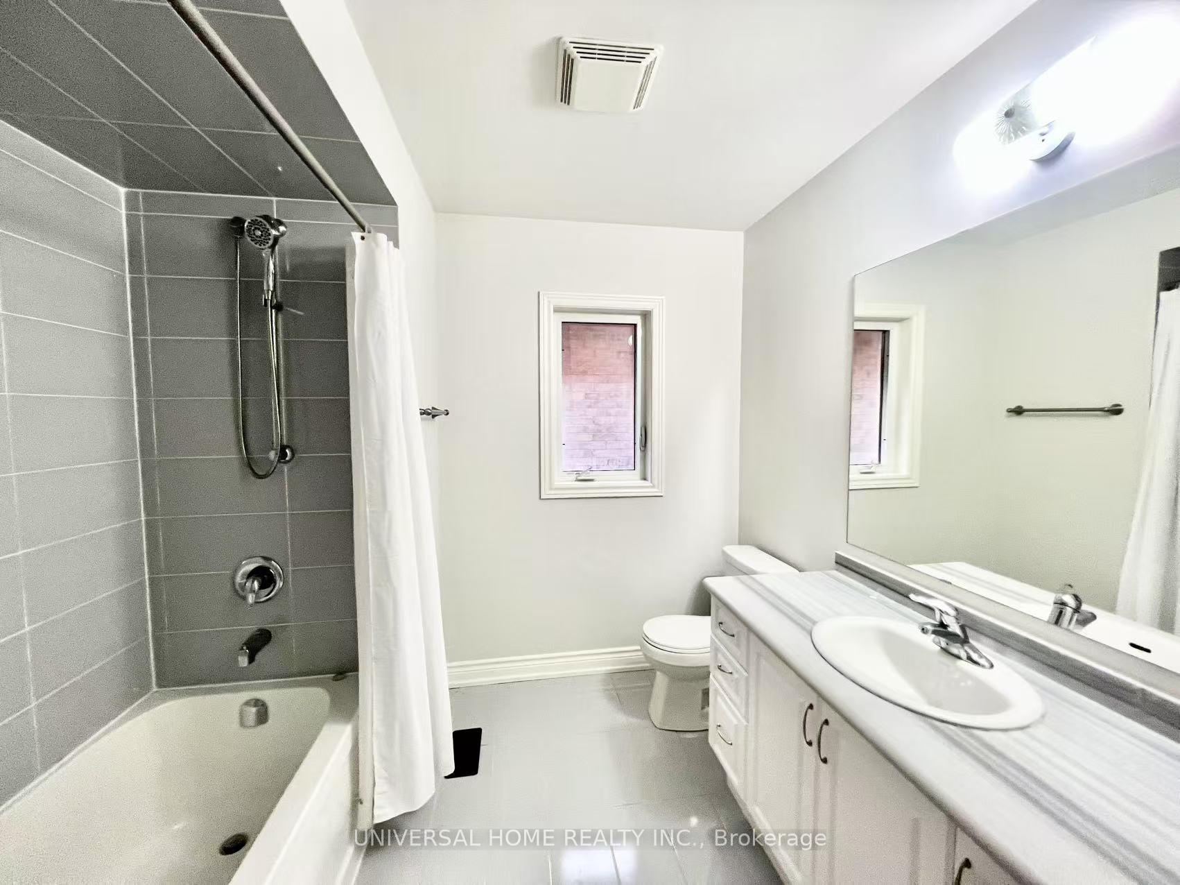 Photo 13 of 88 Hua Du Avenue, Markham, Berczy — HOMEH