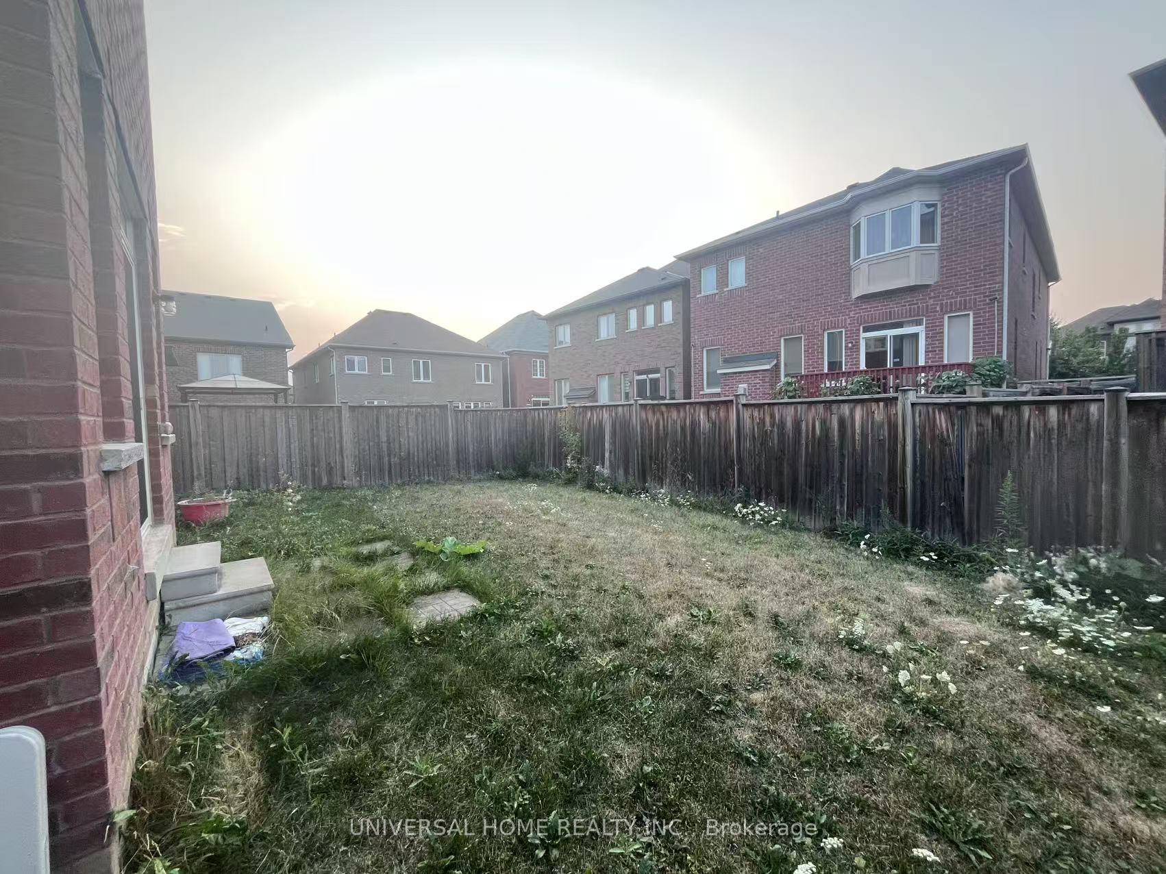 Photo 14 of 88 Hua Du Avenue, Markham, Berczy — HOMEH