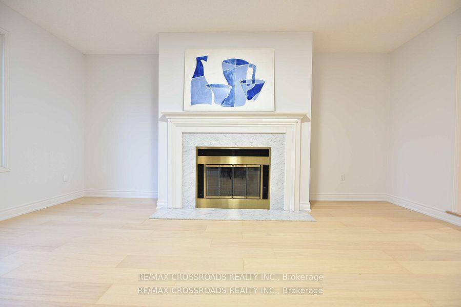 Photo 2 of 72 Kerrigan Crescent, Markham, Unionville — HOMEH