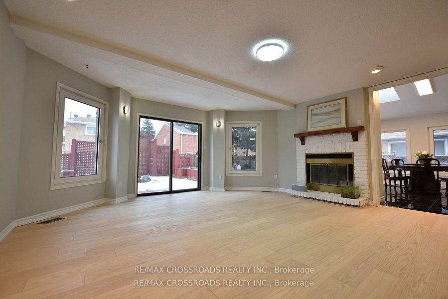 Photo 8 of 72 Kerrigan Crescent, Markham, Unionville — HOMEH