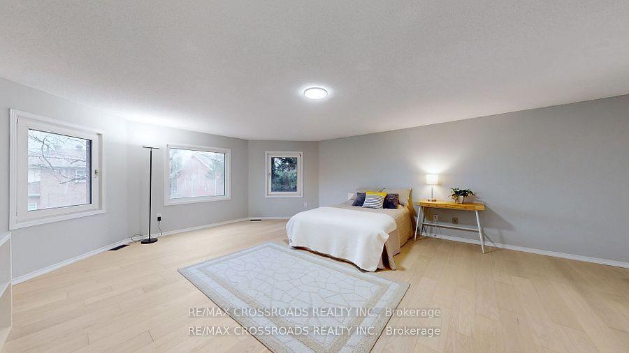 Photo 10 of 72 Kerrigan Crescent, Markham, Unionville — HOMEH
