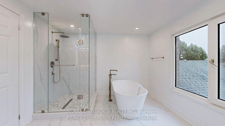 Photo 11 of 72 Kerrigan Crescent, Markham, Unionville — HOMEH