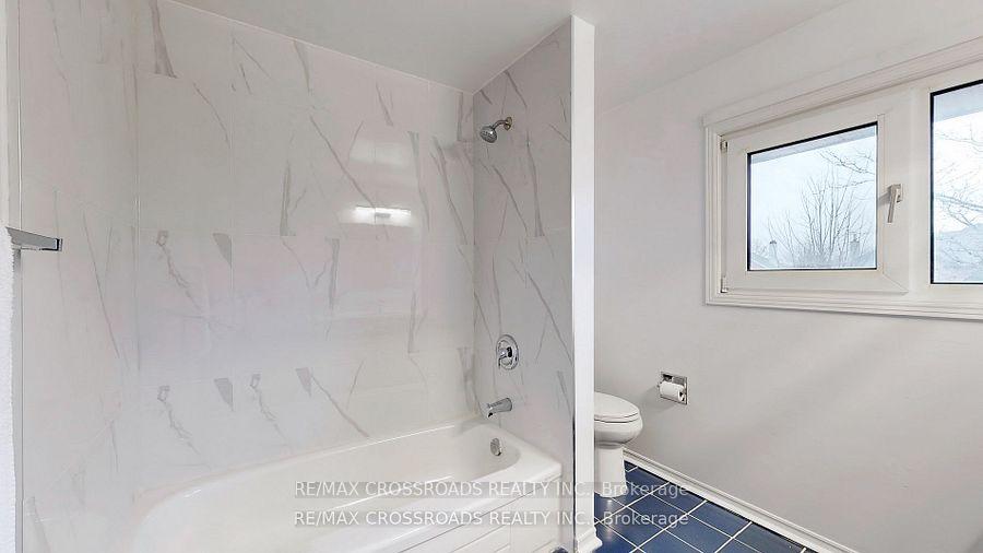 Photo 13 of 72 Kerrigan Crescent, Markham, Unionville — HOMEH