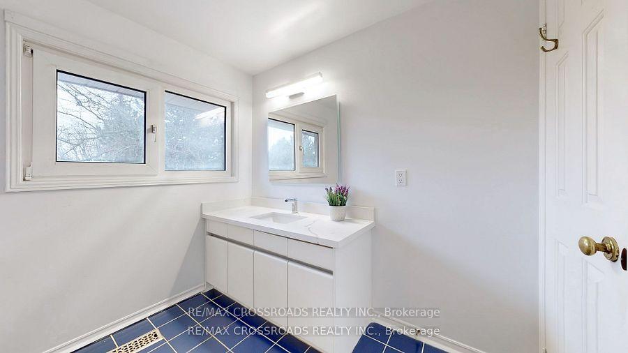 Photo 14 of 72 Kerrigan Crescent, Markham, Unionville — HOMEH