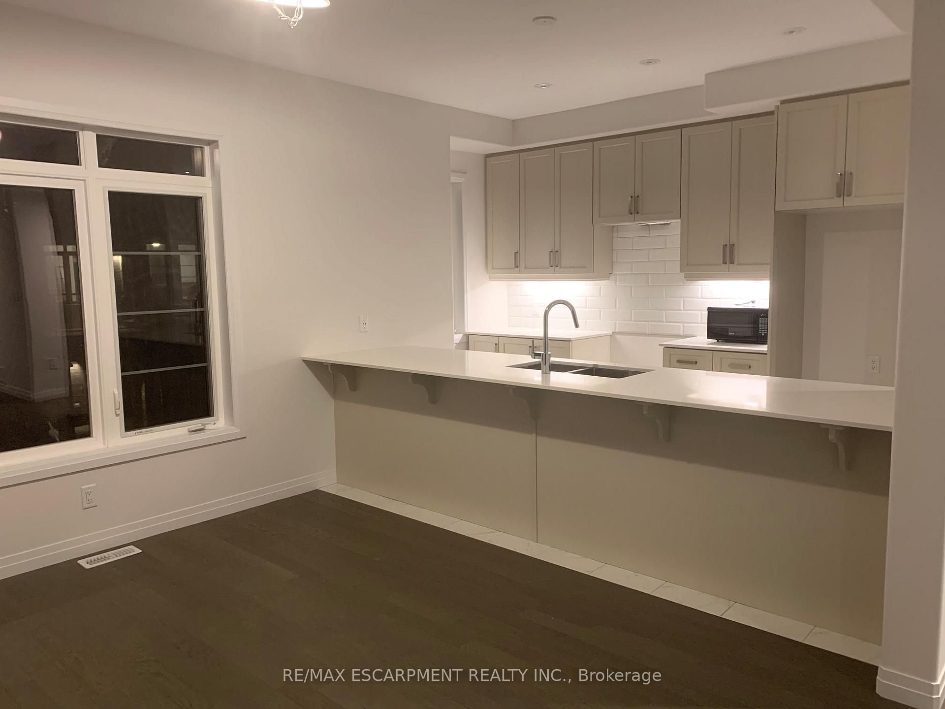 Photo 3 of Unit 115, 30 Times Square Boulevard, Hamilton, Stoney Creek Mountain — HOMEH