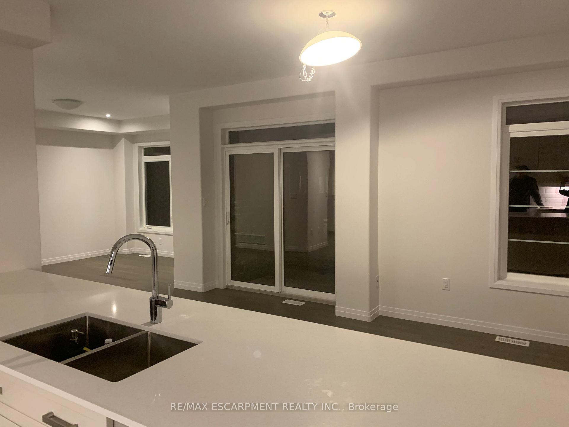 Photo 5 of Unit 115, 30 Times Square Boulevard, Hamilton, Stoney Creek Mountain — HOMEH