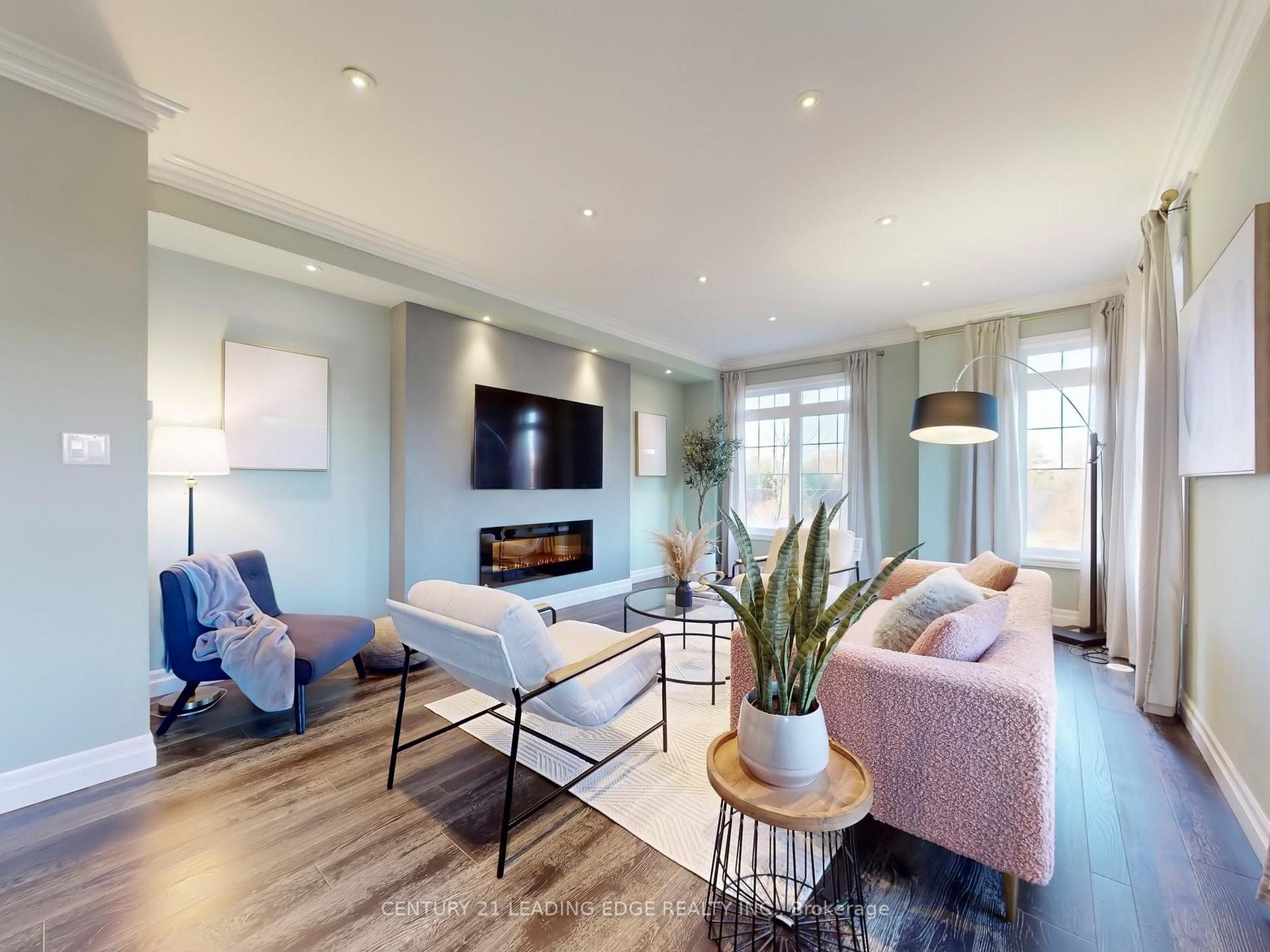 Photo 3 of 11 Dundas Way, Markham, Greensborough — HOMEH