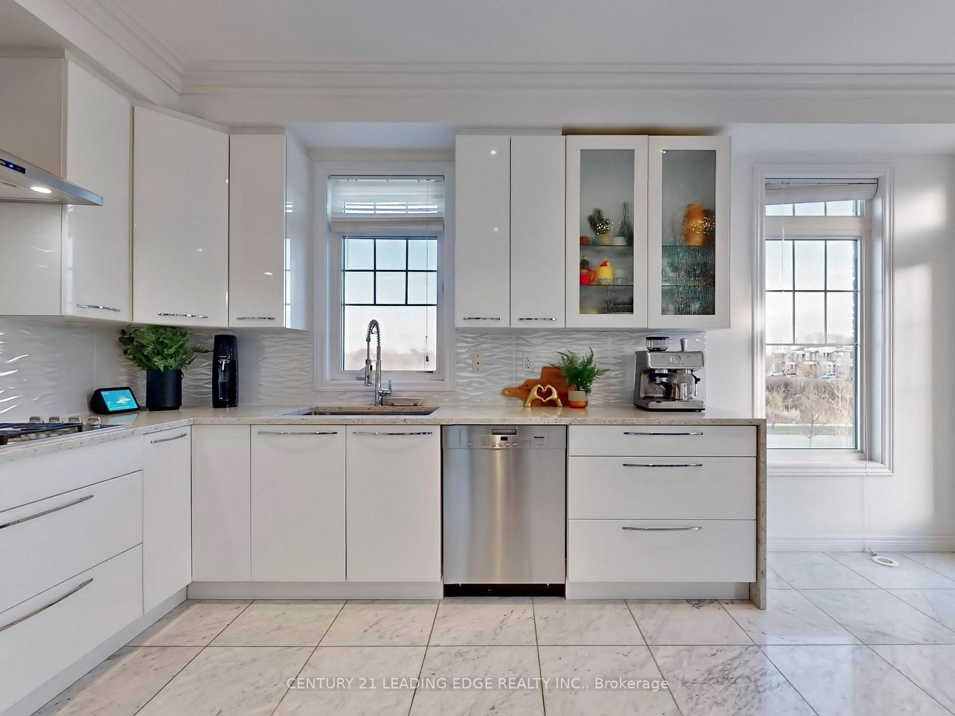 Photo 7 of 11 Dundas Way, Markham, Greensborough — HOMEH