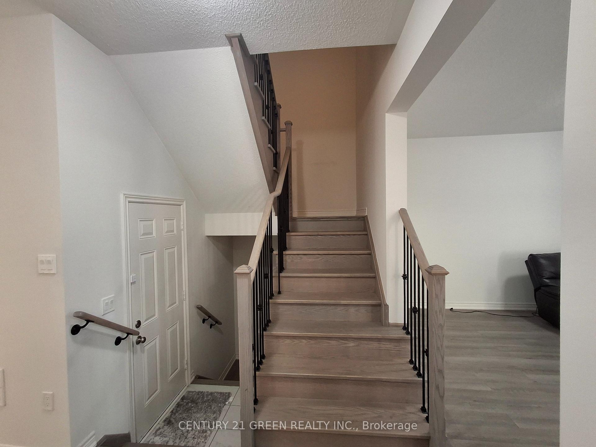 Photo 16 of 85 Riverwalk Drive N, Hamilton, Waterdown — HOMEH