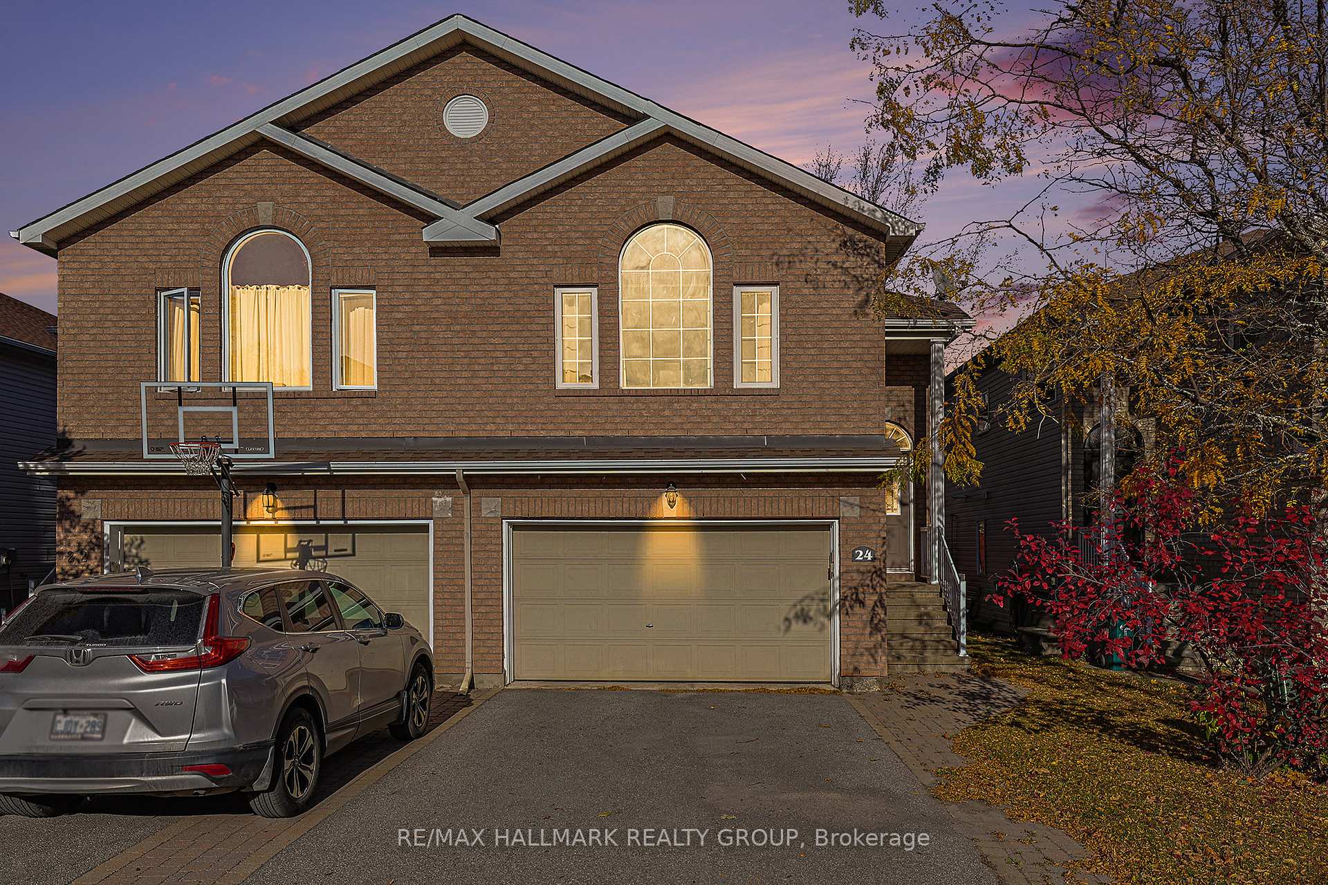 Photo 1 of 24 Castle Glen Crescent, Ottawa, Kanata - Glencairn/Hazeldean — HOMEH