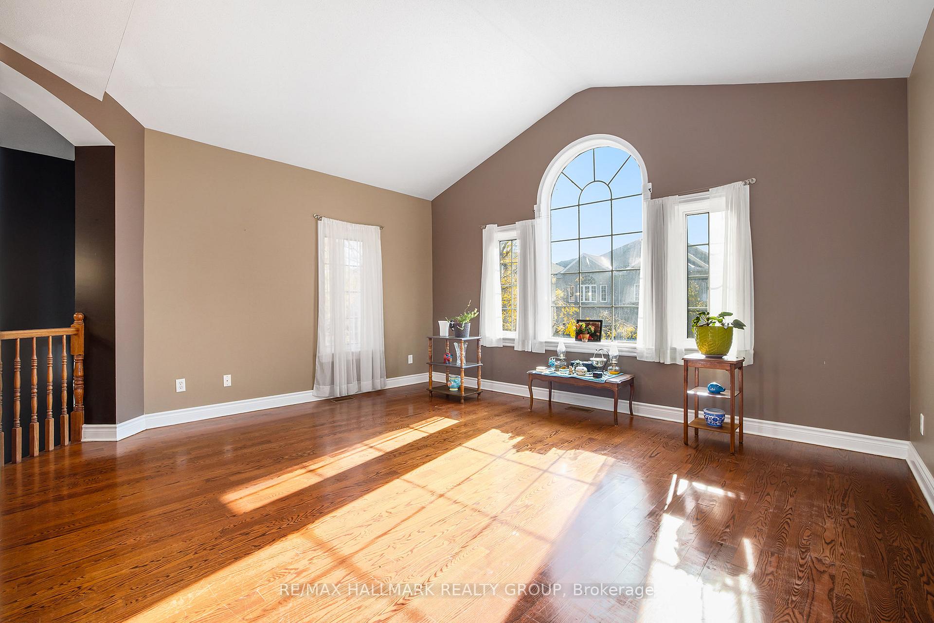 Photo 7 of 24 Castle Glen Crescent, Ottawa, Kanata - Glencairn/Hazeldean — HOMEH