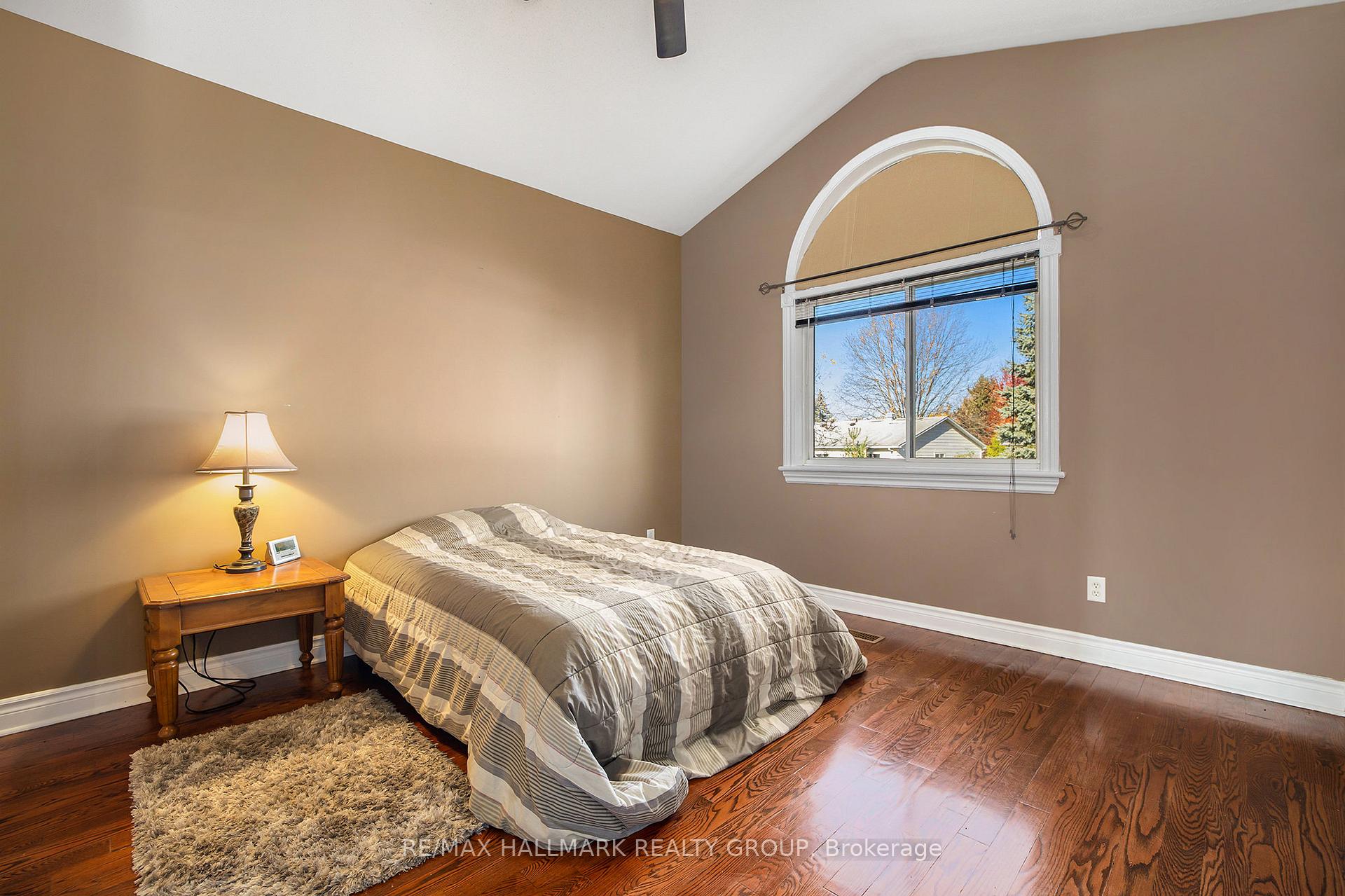 Photo 15 of 24 Castle Glen Crescent, Ottawa, Kanata - Glencairn/Hazeldean — HOMEH