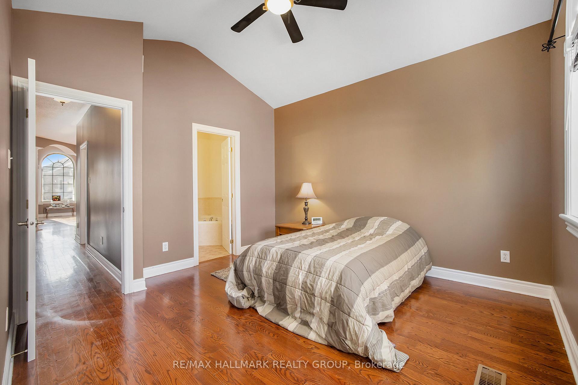 Photo 16 of 24 Castle Glen Crescent, Ottawa, Kanata - Glencairn/Hazeldean — HOMEH