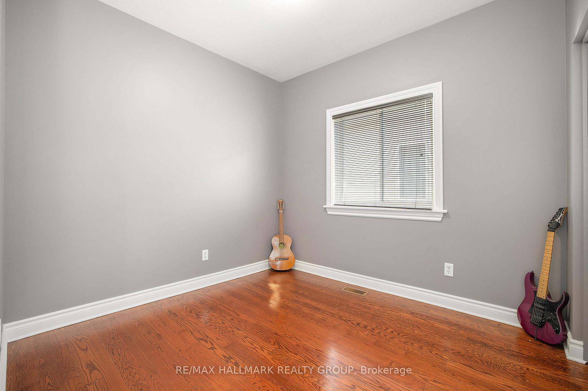 Photo 19 of 24 Castle Glen Crescent, Ottawa, Kanata - Glencairn/Hazeldean — HOMEH