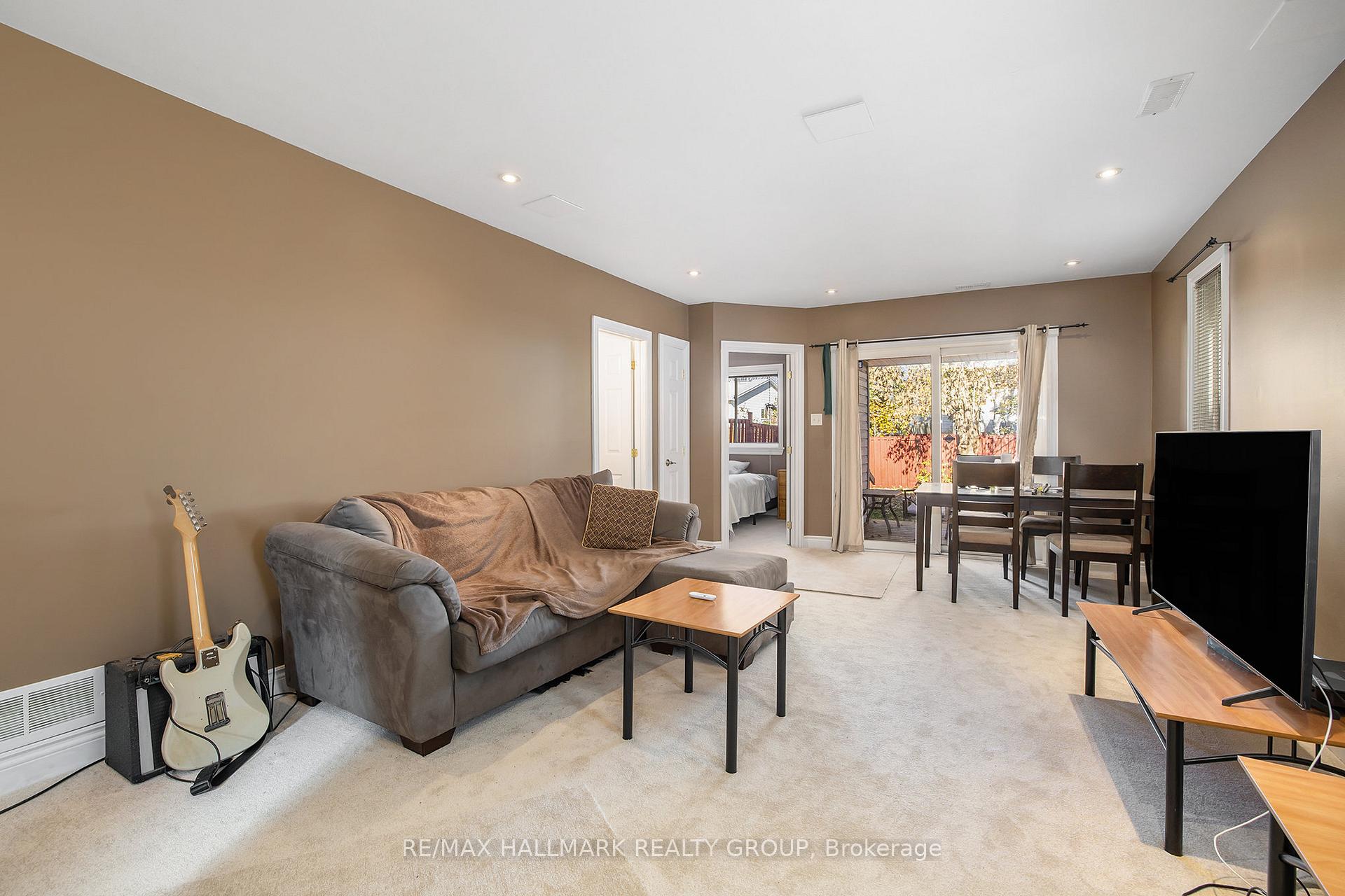 Photo 23 of 24 Castle Glen Crescent, Ottawa, Kanata - Glencairn/Hazeldean — HOMEH