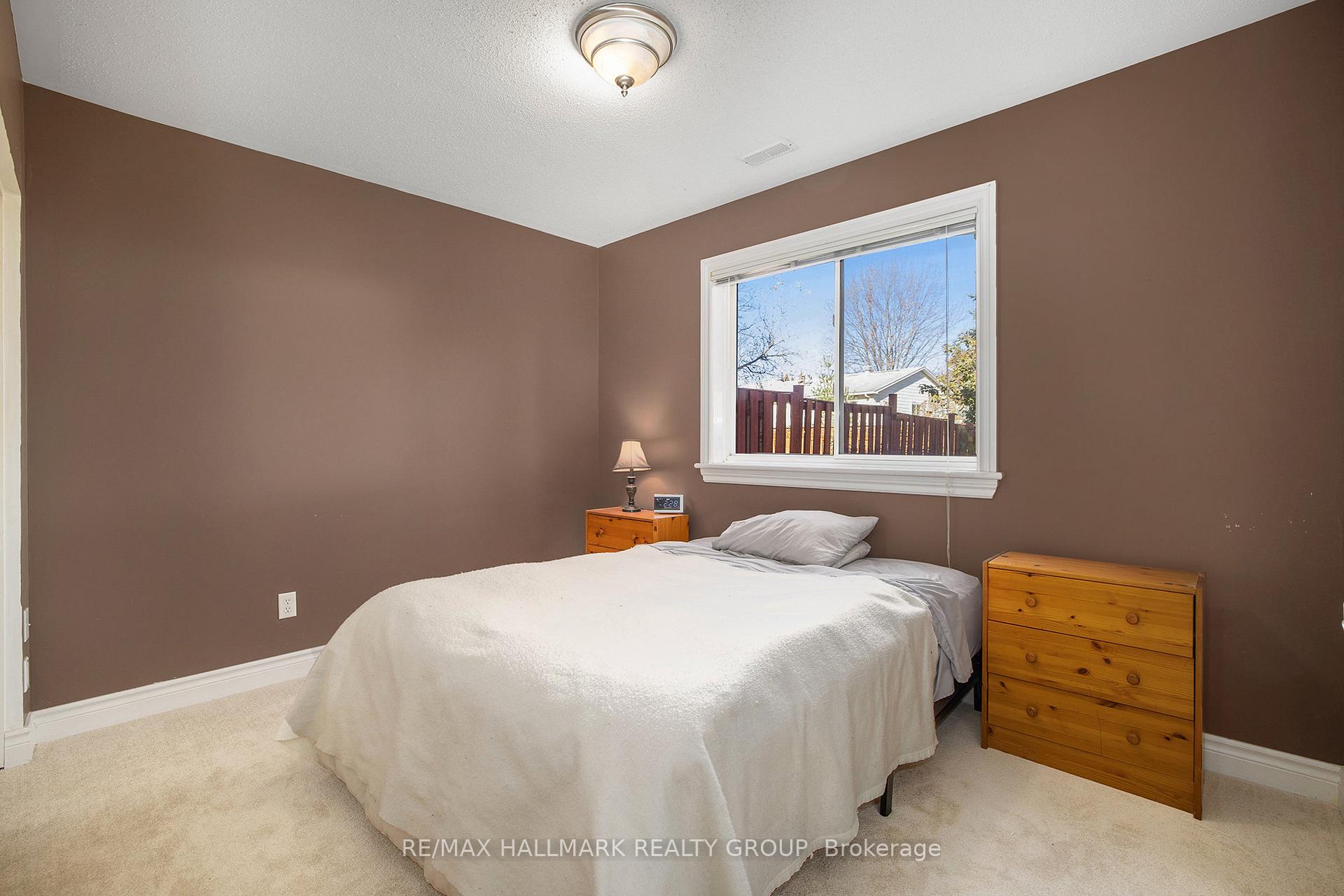 Photo 24 of 24 Castle Glen Crescent, Ottawa, Kanata - Glencairn/Hazeldean — HOMEH