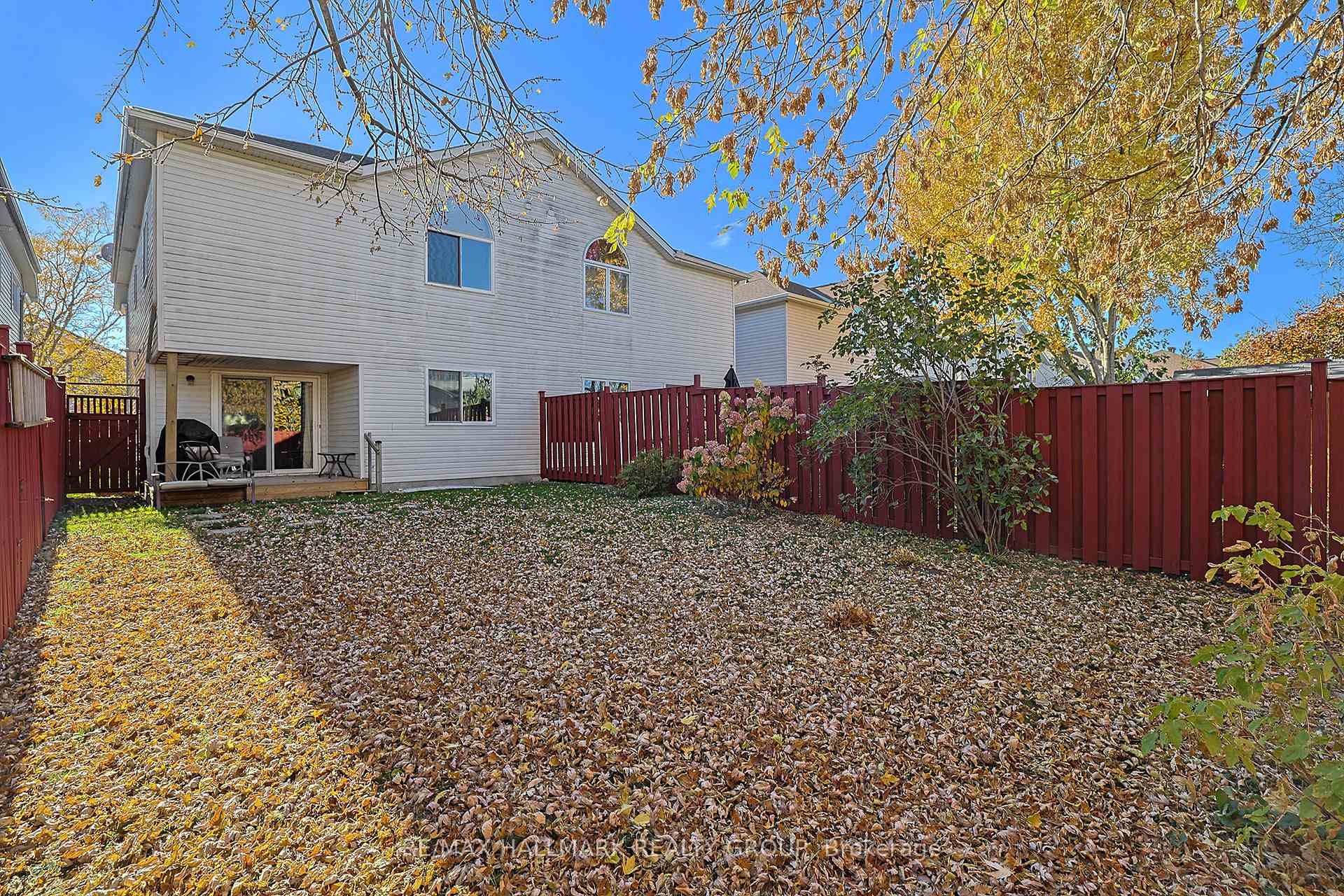 Photo 26 of 24 Castle Glen Crescent, Ottawa, Kanata - Glencairn/Hazeldean — HOMEH