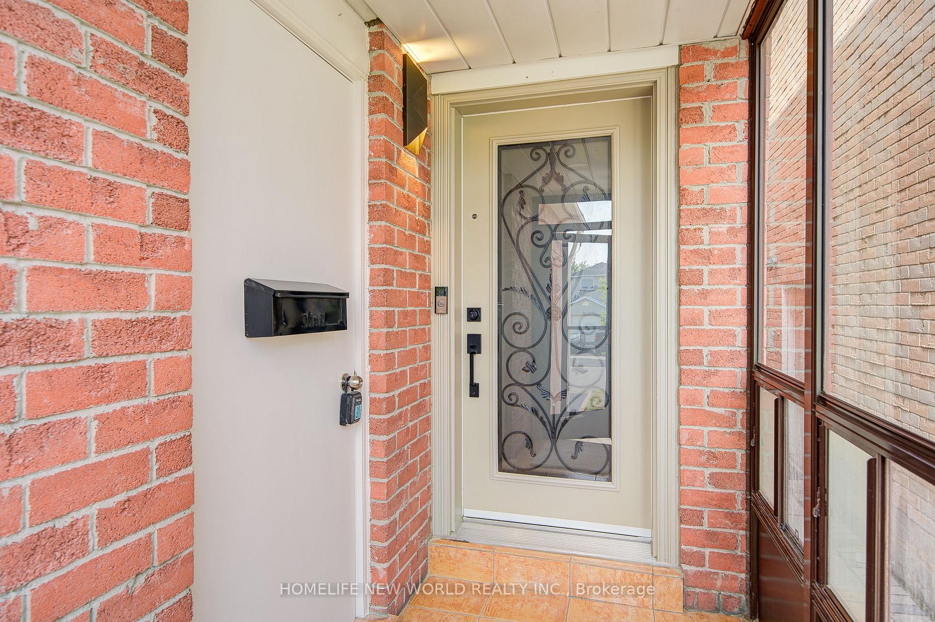 Photo 4 of 34 Page Crescent, Markham, Milliken Mills East — HOMEH